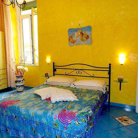 Dimora Carlo III Bed & Breakfast Vietri sul Mare Room photo