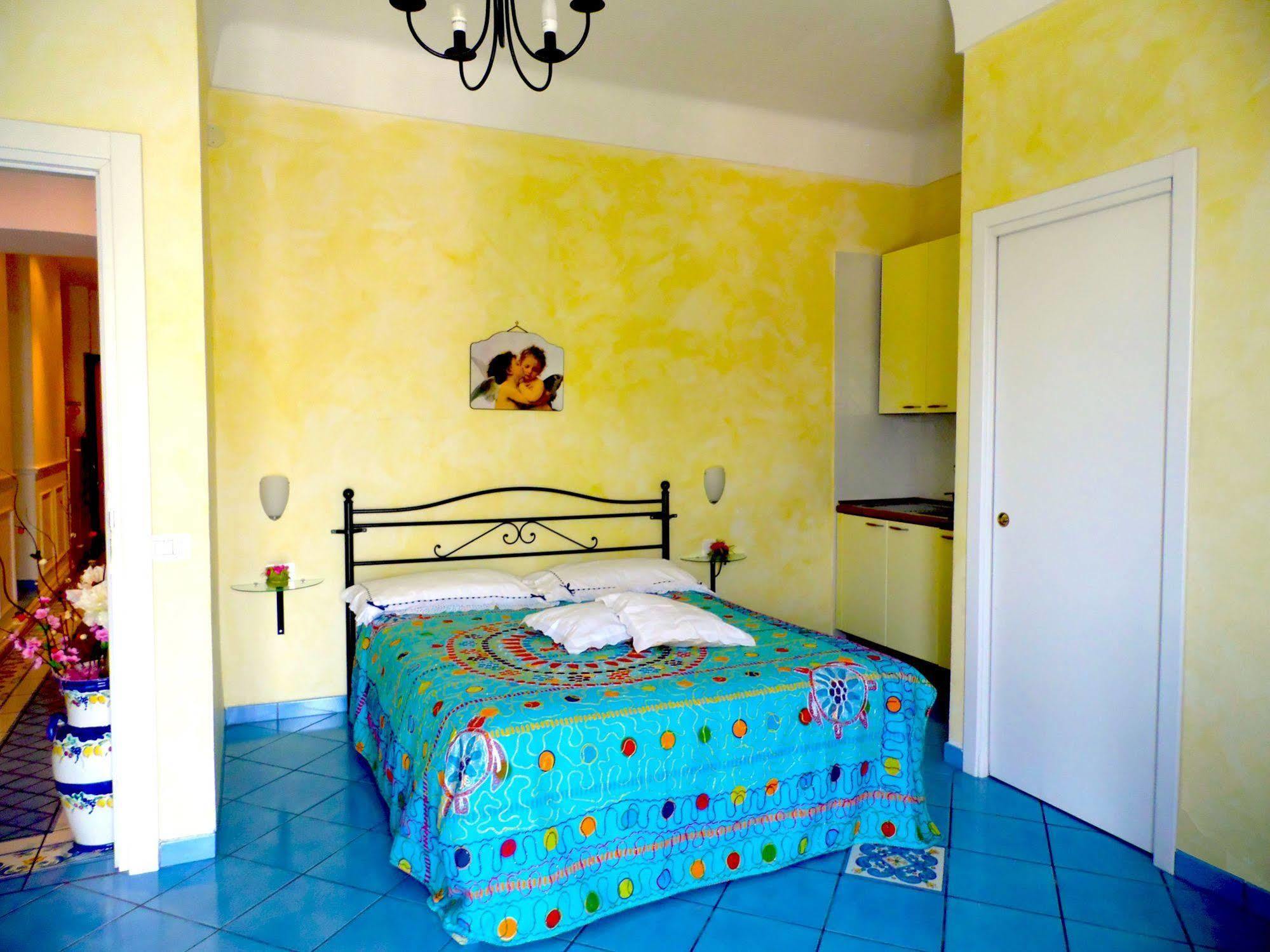 Dimora Carlo III Bed & Breakfast Vietri sul Mare Exterior photo